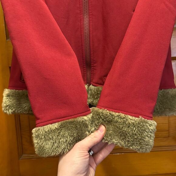 Marmot Red Faux Fur Lined Soft Shell Jacket Women’s US Small - Picture 3 of 7